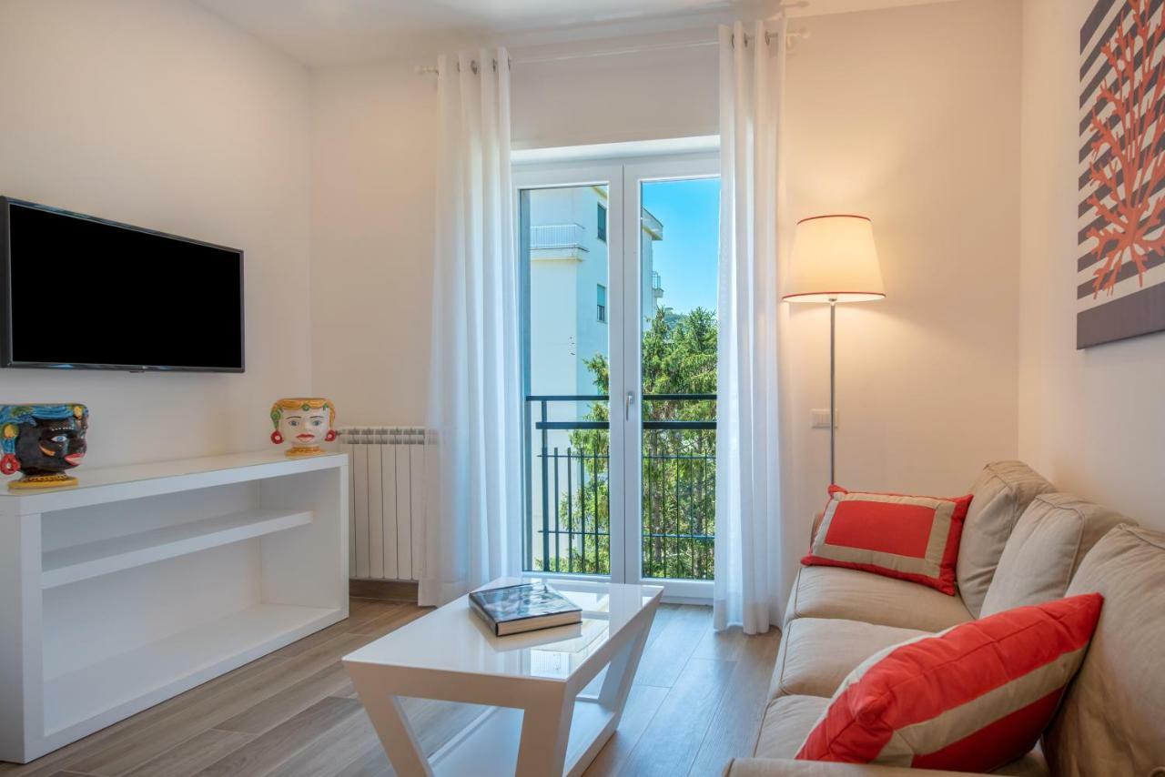 Solymar Apartments Sorrento Exterior photo